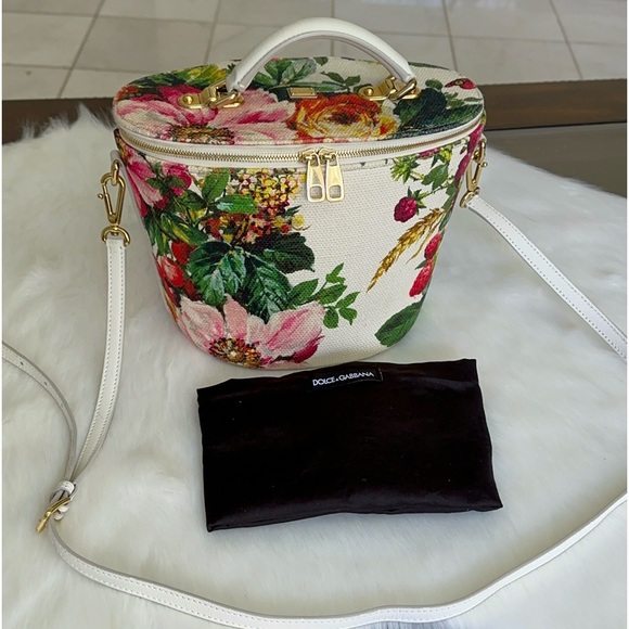 Auth Dolce & Gabbana excellent condition - Picture 1 of 17